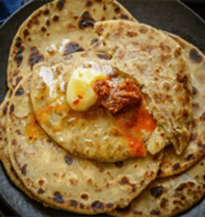 Aloo Prantha in Dera Baba Nanak | Breakfast | Muli Prantha | Gobi Prantha | Garlic Naan